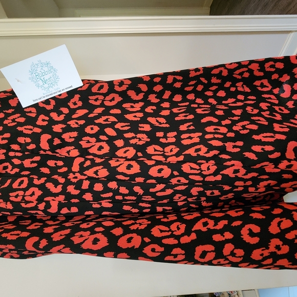 Adrienne Womens Red and Black Leopard Print Blouse Women's Small NWT - Picture 5 of 6